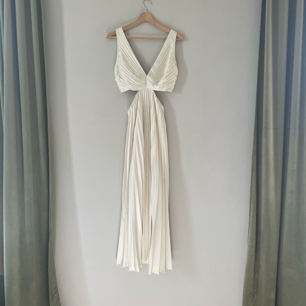 Abercrombie & Fitch Cream Pleated Midi Dress
